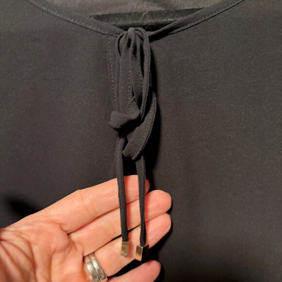 Calvin Klein - Picture 5 of 6